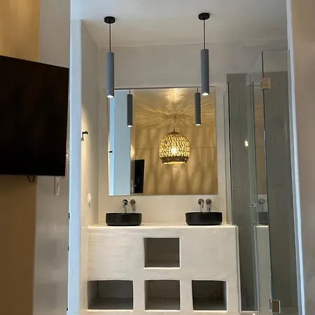 Value For Money Center Designer Spacious 홈스테이 *