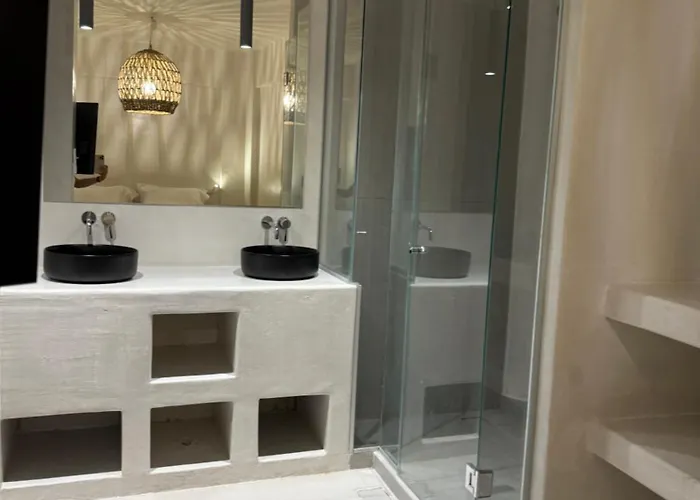 Value For Money Center Designer Spacious *