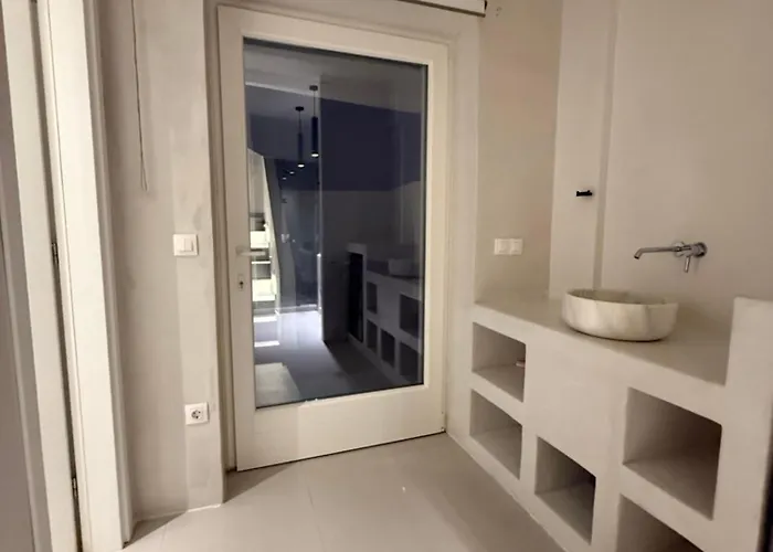 Value For Money Center Designer Spacious 나오우사