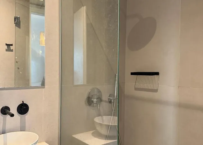 Value For Money Center Designer Spacious * 나오우사