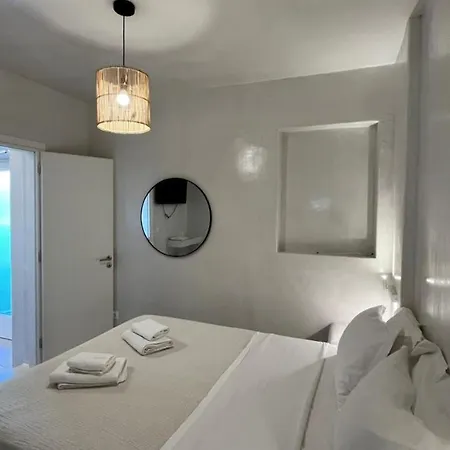 Value For Money Center Designer Spacious Homestay Naousa (Paros)