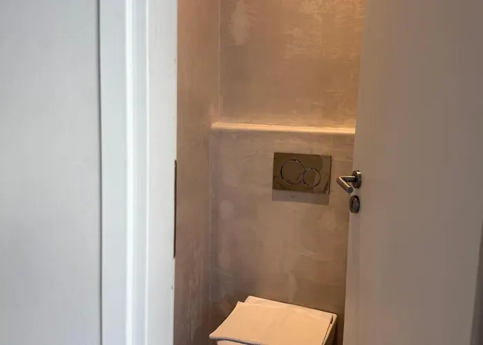 Проживание в семье Value For Money Center Designer Spacious *