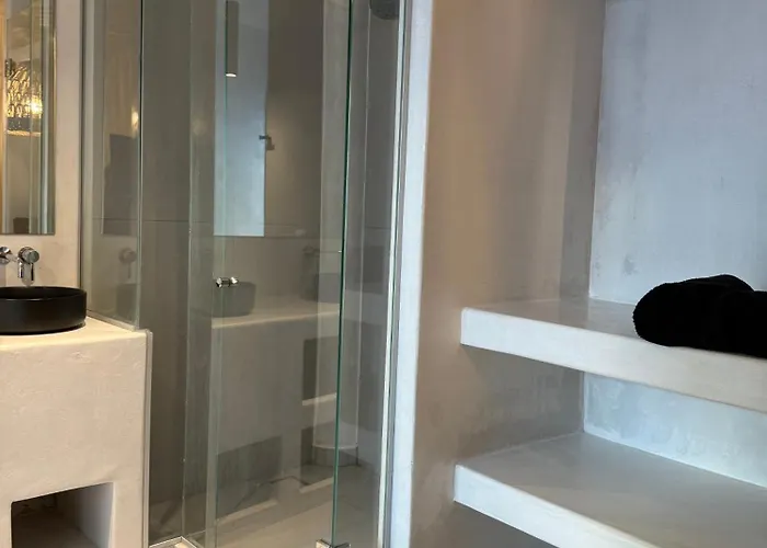 Value For Money Center Designer Spacious *